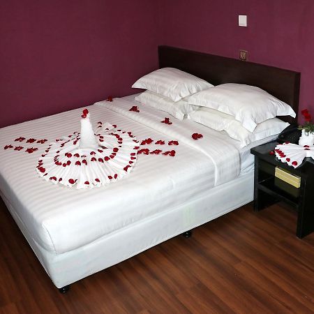 Beauty Land Hotel Янгон Екстер'єр фото
